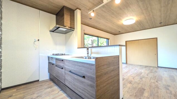九十九里町真亀　中古戸建のキッチン|内外装リフォーム済み令和7年12月 敷地約70坪 駐車2台 海岸まで車約5分 システムキッチン新品