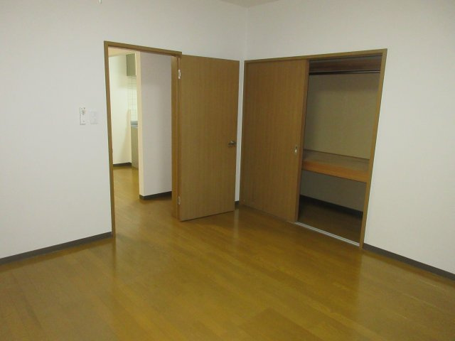 ラッキーストリッジⅢの洋室