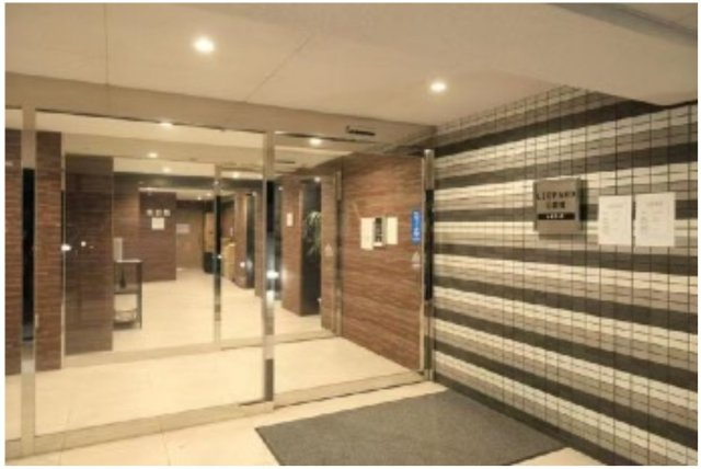 【レオパード心斎橋】　民泊稼働中マンションのエントランス