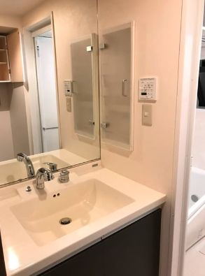 【洗面所】 | ヴィルヌーブ文京根津 | 広い洗面スペース