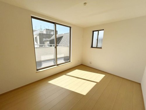 西宮浜町新築戸建ての洋室