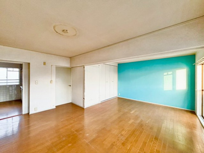 【子供部屋】 | 泉北槇塚台住宅３号棟 | スーパーマーケットKINSHO近商ストア槇塚台店まで徒歩９分！ファミリーマート泉北晴美台三丁店まで徒歩９分！パンジョ泉ヶ丘店まで徒歩２５分！お買い物に便利な立地ですね♪