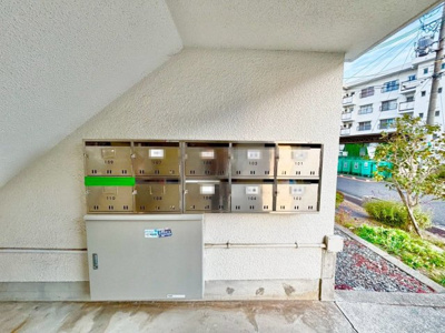 【エントランス】 | 泉北槇塚台住宅３号棟 | お客様にとって最良のマイホームが見つかりますよう、イエストアが全力でお手伝いさせていただきます！いつでもお気軽にお問い合わせ下さい♪