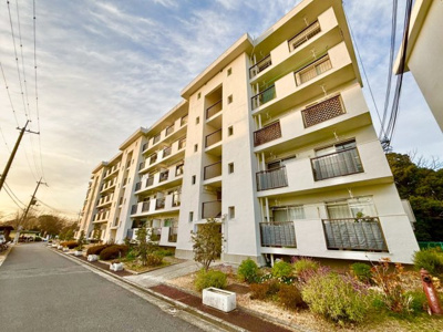 【外観】 | 泉北槇塚台住宅３号棟 | 内覧予約は当日から承っております！お気軽にお問い合わせ下さいませ♪