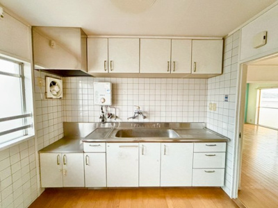 【キッチン】 | 泉北槇塚台住宅３号棟 | お料理に集中しやすい壁付けキッチンです♪コンロは設置されていないので、ご自身でIHクッキングヒーターやガスコンロ選べますね♪