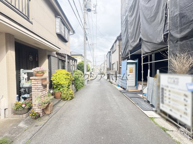 入間市東藤沢5丁目・全1棟　新築一戸建の前面道路含む現地写真|2026年4月21日撮影