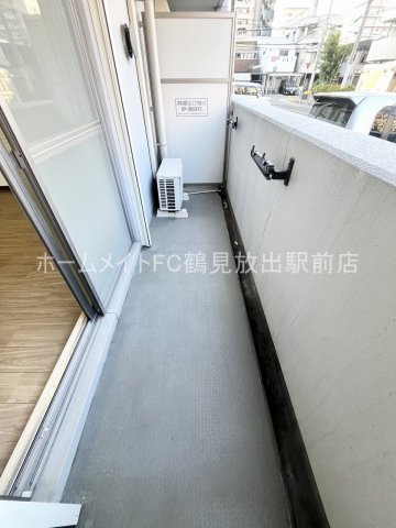 大阪市鶴見区緑１丁目の賃貸マンションのバルコニー