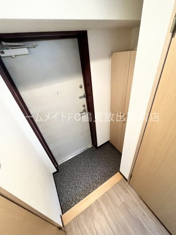 大阪市鶴見区緑１丁目の賃貸マンションの玄関