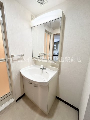 大阪市鶴見区緑１丁目の賃貸マンションの独立洗面台
