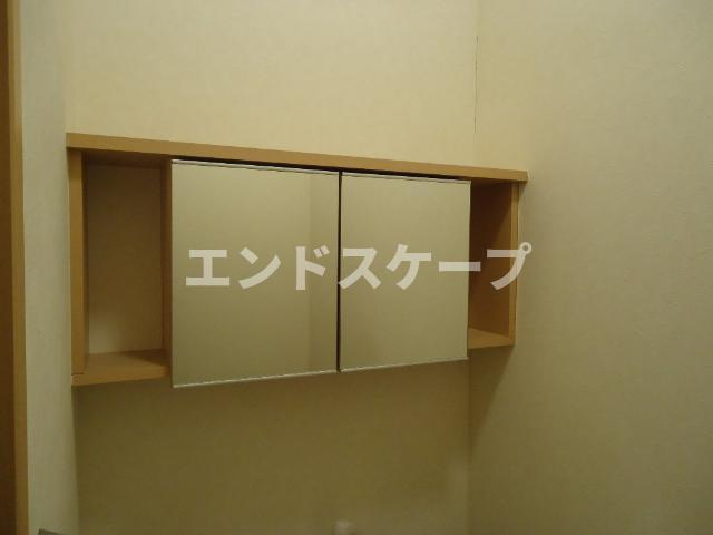 プロニティ　ピア　’０９の収納|トイレ収納
高崎、前橋のお部屋探しはエンドスケープまで！お客様の理想お聞かせ下さい♪