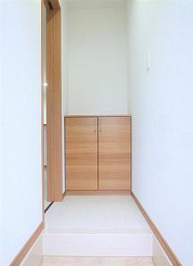 エスカレント国分の玄関