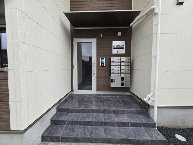 ジーメゾン千葉村田町エベッラのエントランス