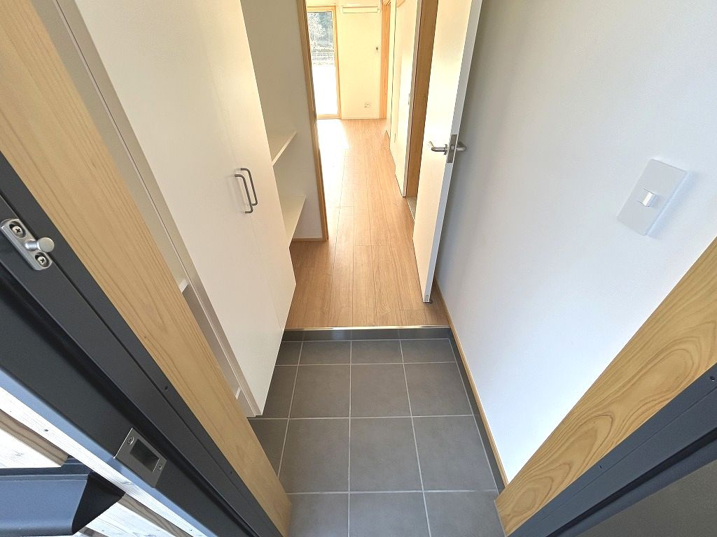 おこう仁ハイツの玄関