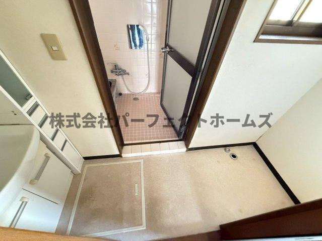楠葉美咲1丁目戸建　賃貸の洗面所|スペースが確保できる洗面所です