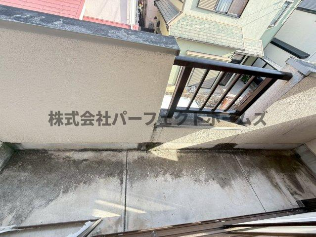 楠葉美咲1丁目戸建　賃貸のバルコニー|バルコニー付きです