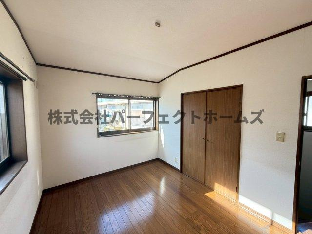 楠葉美咲1丁目戸建　賃貸の洋室|明るい洋室です