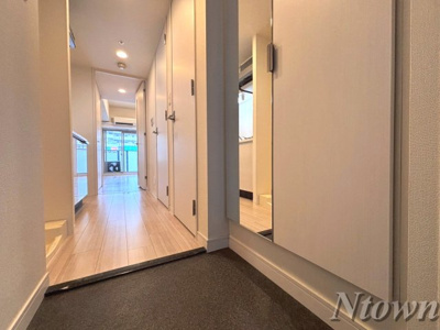 【玄関】 | プレサンス大曽根駅前ファースト | 収納もある玄関です