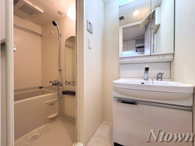 【洗面所】 | プレサンス大曽根駅前ファースト | ゆったりとスペースのある洗面所