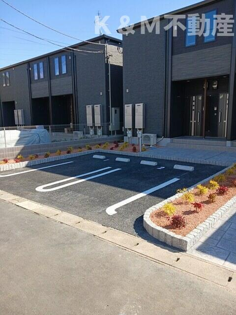 エストレラⅡの駐車場|カースペースがあります