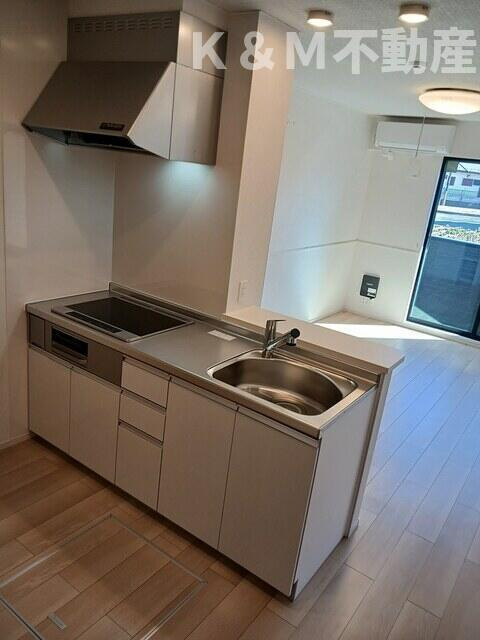 エストレラⅡのキッチン|コンパクトなキッチンで掃除もラクラク