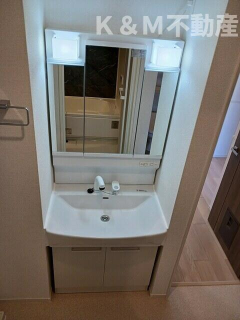 エストレラⅡの洗面所|ゆったりとスペースのある洗面所