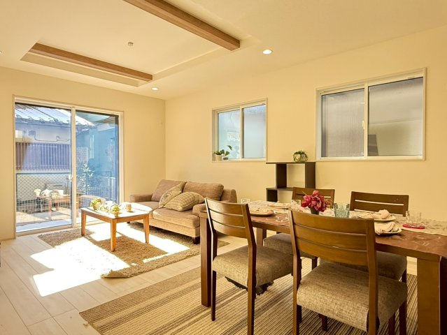 川越市霞ケ関北5丁目　3期　新築一戸建て　1号棟の居間・リビング|ゆったり過ごせる居間です