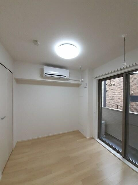 ＮＥＷ　ＷＥＳＴ　７　ＲＩＣＨ