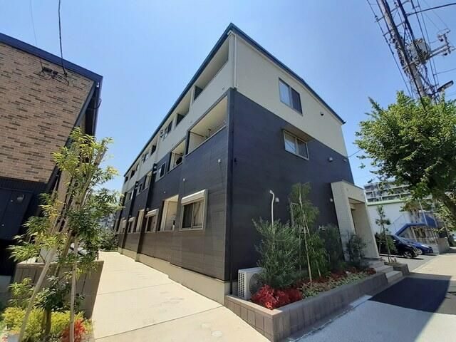 ＮＥＷ　ＷＥＳＴ　７　ＲＩＣＨの外観