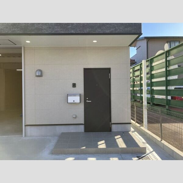 印場元町5-2GIMUCOの外観