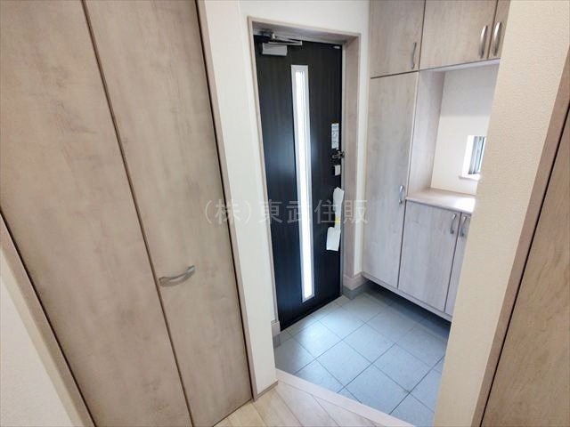 【構造・工法・仕様】 | 川越市安比奈新田　全１棟 | 明るい玄関です
