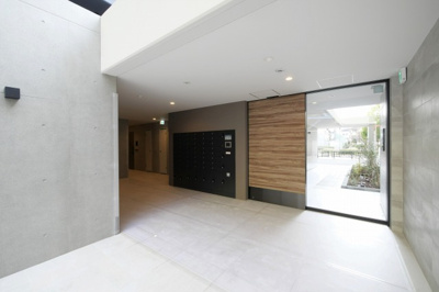 【エントランス】 | estageo関目高殿 | 落ち着いたエントランスです