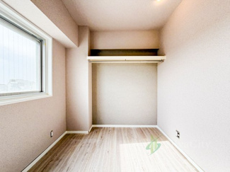 【洋室】 | サーラ442 | 洋室　4.7帖　オープンクローゼット