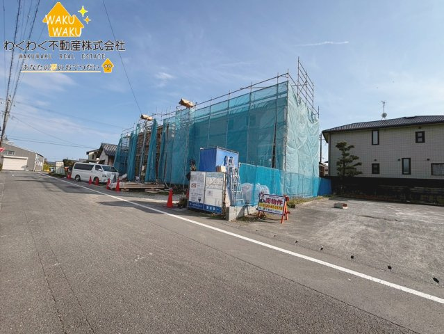 牧之原市静波／2期　新築戸建の前面道路含む現地写真|2026.2下旬撮影　（右手1号棟、左手2号棟）