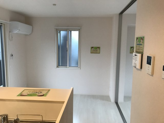 セレシェイラ弐番館の居間・リビング