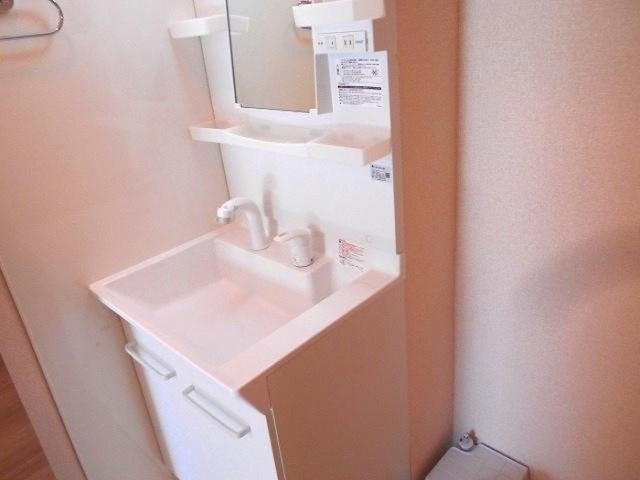 セレシェイラ弐番館の独立洗面台