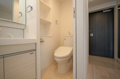 【トイレ】 | URBANLINK森小路駅前 | 落ち着いた色調のトイレです