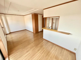 【居間・リビング】 | ヴィレッジ名草 | リビング