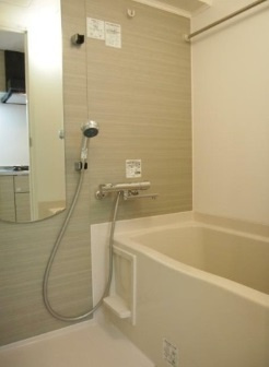 【浴室】 | ルーブル中野坂上伍番館 | 浴室乾燥機付きバス。