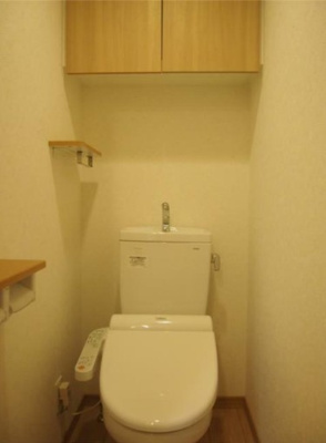 【トイレ】 | ルーブル中野坂上伍番館 | 温水洗浄便座。