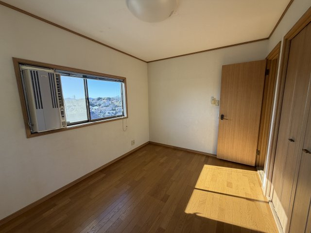 三島市　パサディナタウンの洋室