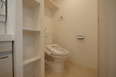 【トイレ】 | URBANLINK森小路駅前 | 落ち着いた色調のトイレです