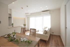 ソレーユメゾン石神井の居間・リビング