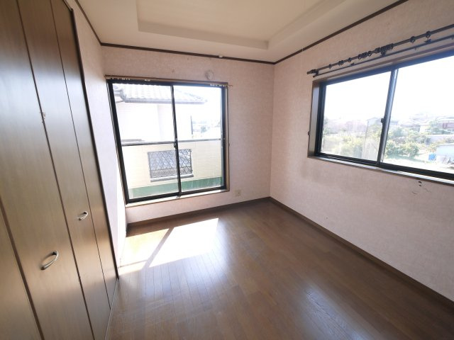 東金市菱沼　中古戸建の洋室|平成11年2月築 4DK  駐車2台可　JR東金線求名駅徒歩約16分　閑静な分譲地内