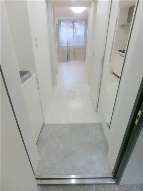 COCOCUBE鵜の木の玄関|姿見鏡付きがうれしい玄関！