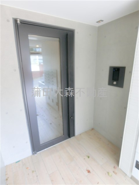 COCOCUBE鵜の木のエントランス|オートロック