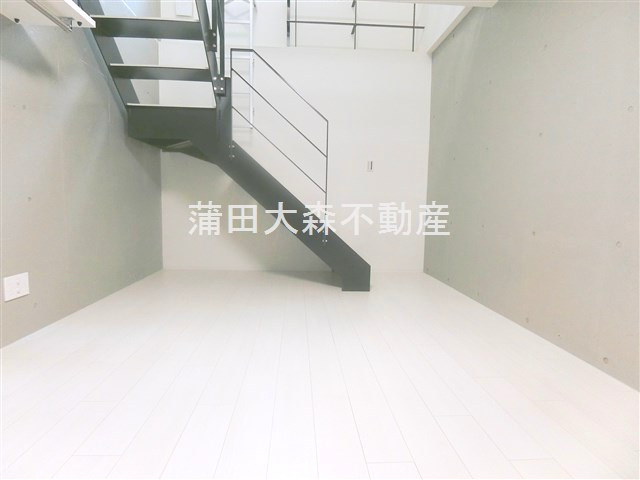 COCOCUBE鵜の木の内装|洋室10帖