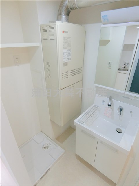 COCOCUBE鵜の木の洗面所|2面鏡の独立洗面台　洗濯機置き場　洗面脱衣所