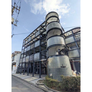 【外観】 | 鉄筋コンクリート造のがっちりとした建物。