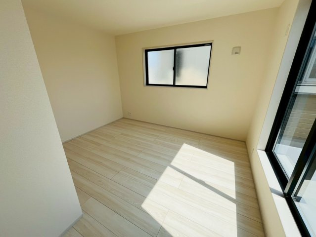 【Livele Garden】　栃木市岩舟町静　第9　全1邸|〇洋室　7帖〇
バルコニーに面した洋室は日当たり良好です！
2026年4月撮影