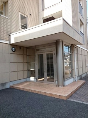 【エントランス】 | コモドプレッソ